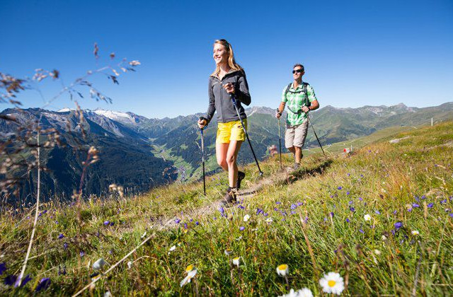 Wandern im Hochgebirgs-Naturpark